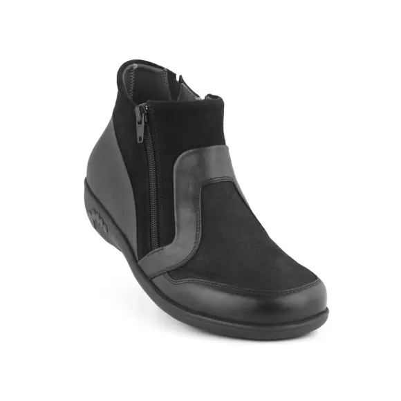210 New Feet 202 - New Feet Sneakers  - 5713049102080
